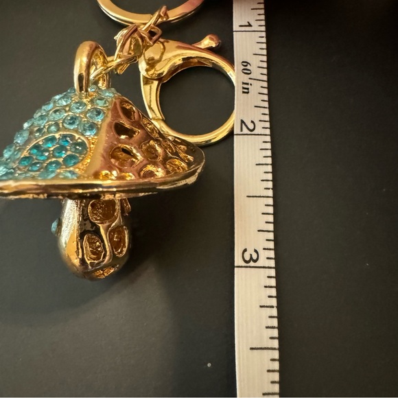 NWOT Jeweled Mushroom Keychain Clip - Picture 10 of 13